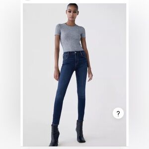 ZARA NWT Mid-Rise Ankle Length SCULPT Jeans. US size 4 Navy Blue